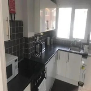 Modern 2 Bed Apt. 5 Mins To Common Wealth Games * Birmingham