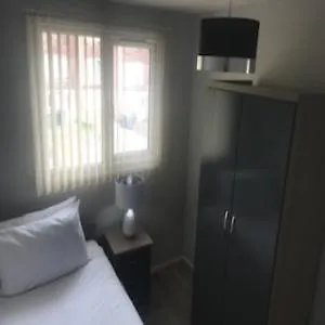 Apartman Modern 2 Bed Apt. 5 Mins To Common Wealth Games